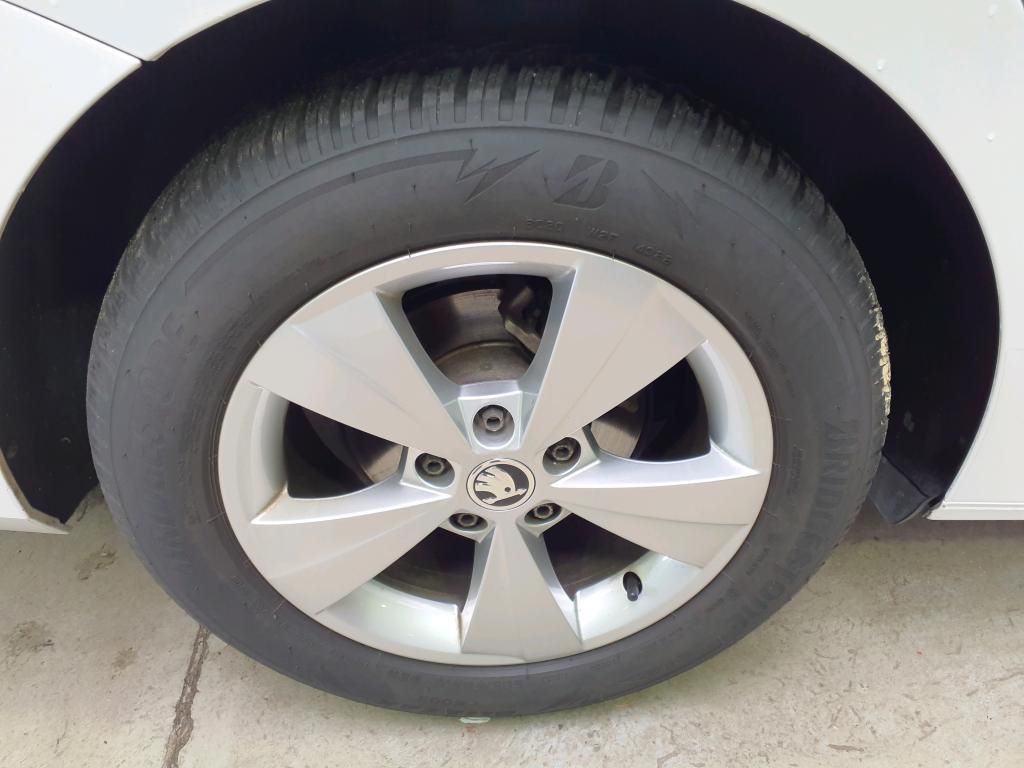 Skoda Octavia Combi Style 2.0 TDI PDC*Tempo*Klima*NAV
