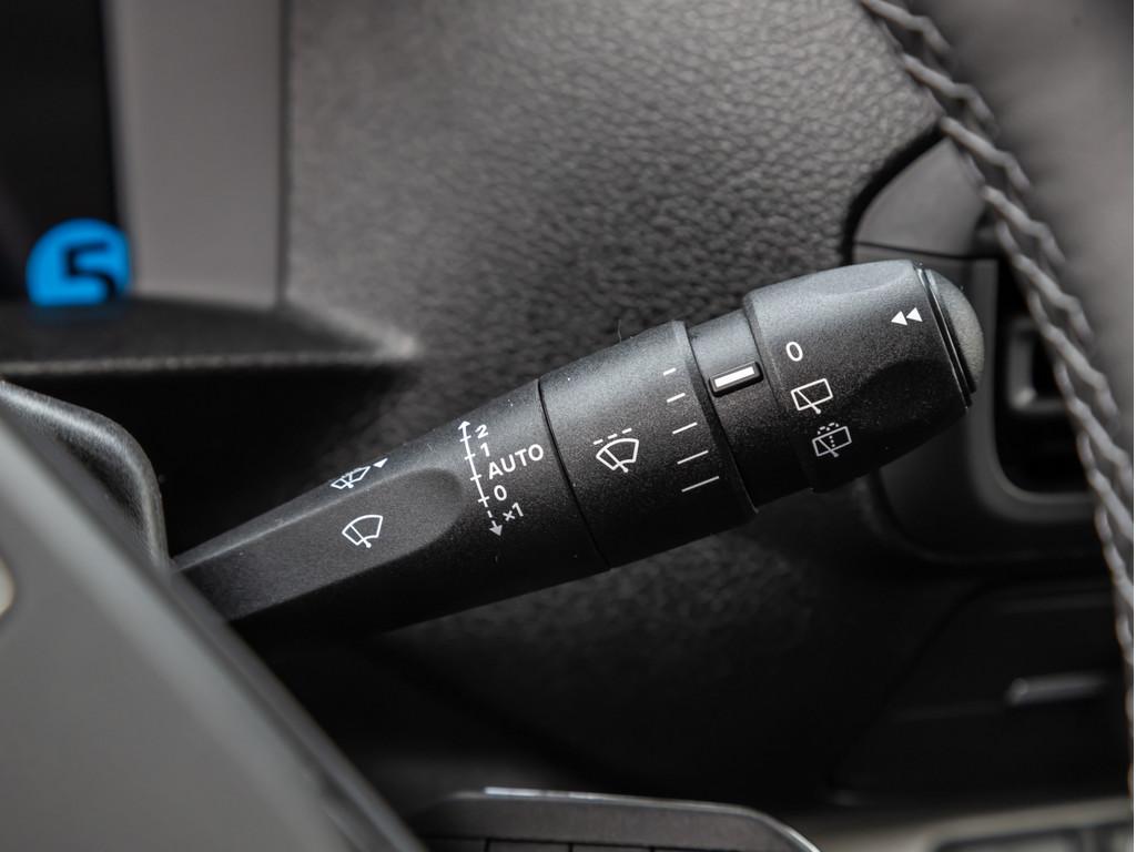 Peugeot EXPERT Kastenwagen 1.5 Diesel 120 M L2 SHZ NAVI