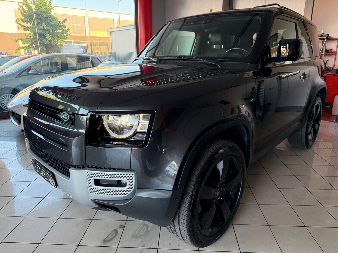 Land Rover Defender 90 3.0d i6 mhev X-Dynamic SE imagem 2