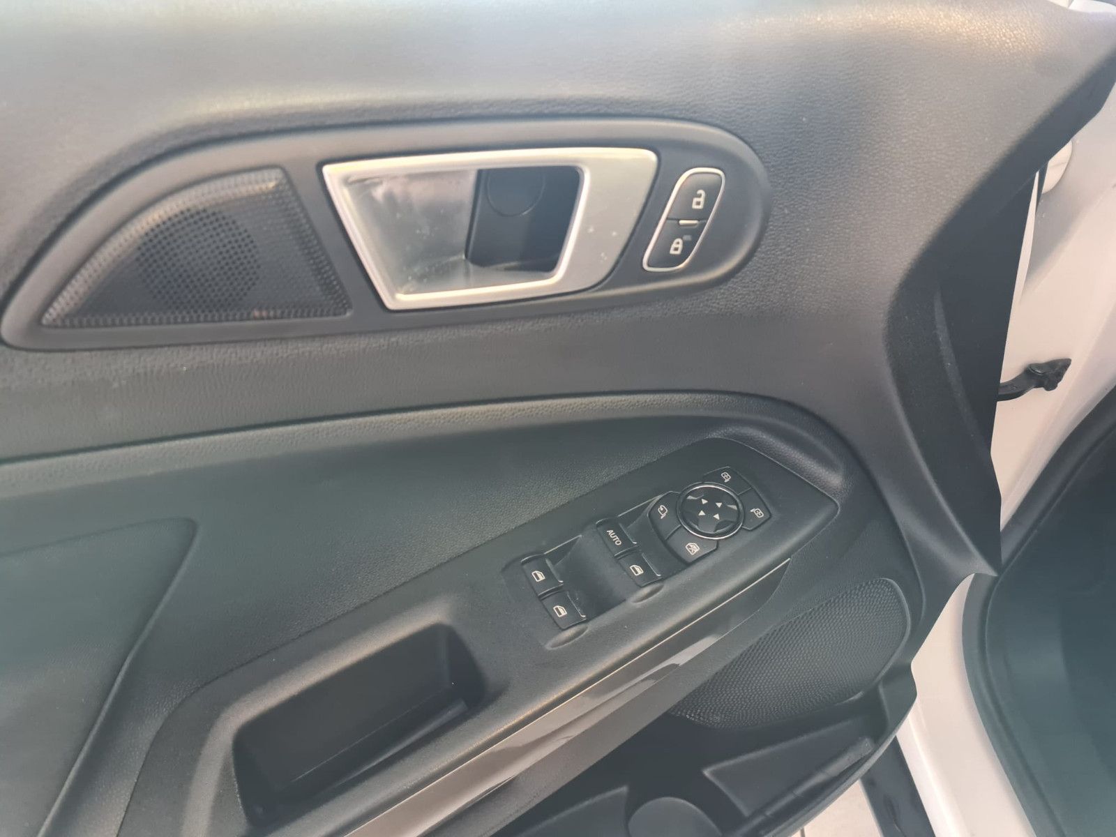 Fahrzeugabbildung Ford EcoSport Cool & Connect / NAVI / WINTERPAKET