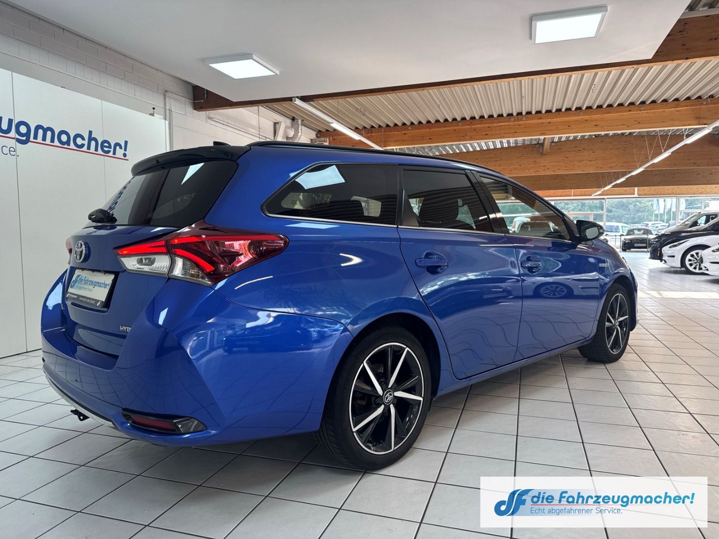 Fahrzeugabbildung Toyota Auris Touring Sports Hybrid 1.8  Klimaautom Spur