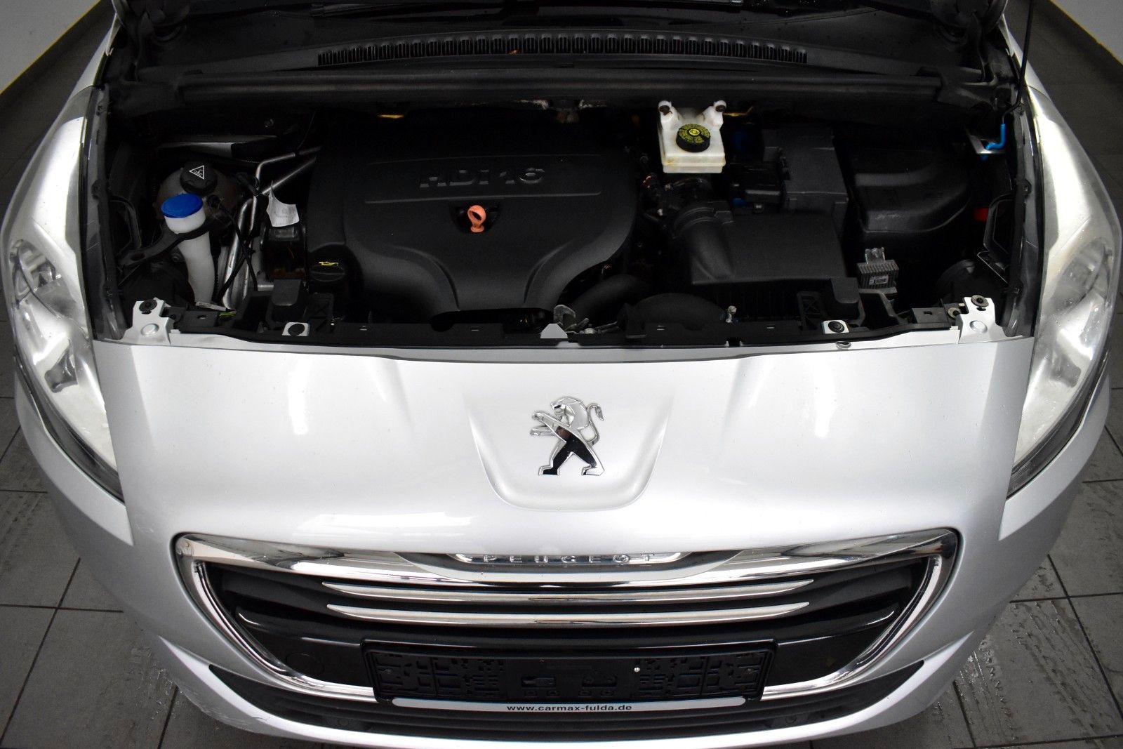 Fahrzeugabbildung Peugeot 5008 Business-Line,Panorama,AHK,8 fach bereift