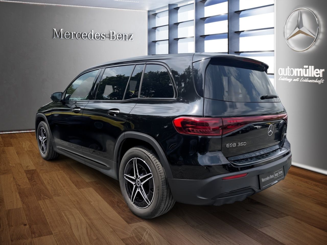 Fahrzeugabbildung Mercedes-Benz EQB 350 4M BONUS+AMG+NIGHT+AHK+