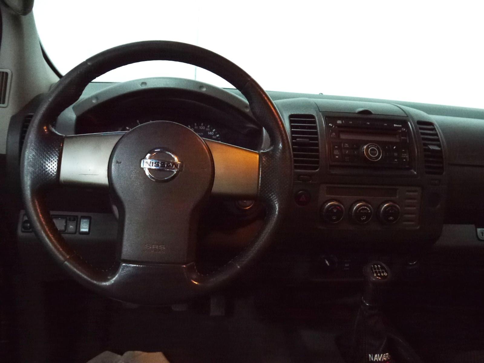 Nissan Navara King Cab 171CH | 4X4 | Attelage | LED | Hard Top Thule