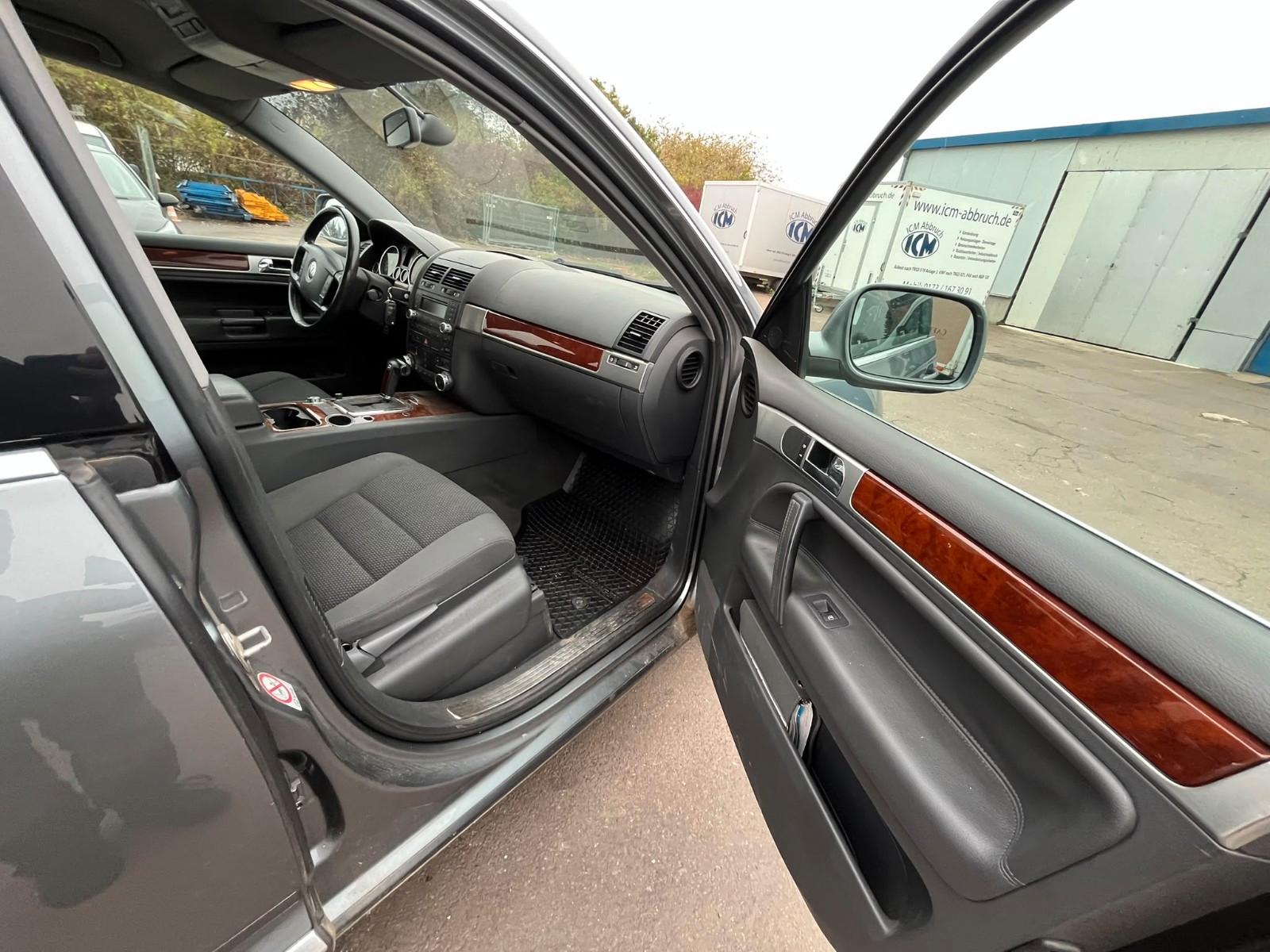 Volkswagen Touareg 2004 — photo 23