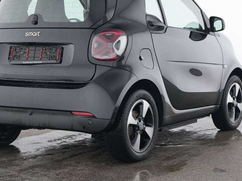 Fahrzeugabbildung Smart smart EQ fortwo Exclusive*Pano*LED*Kamera*22kW*