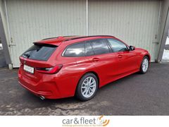 Fahrzeugabbildung BMW 320dA xDrive Touring Navi LED SiHz Tempo PDC AHK