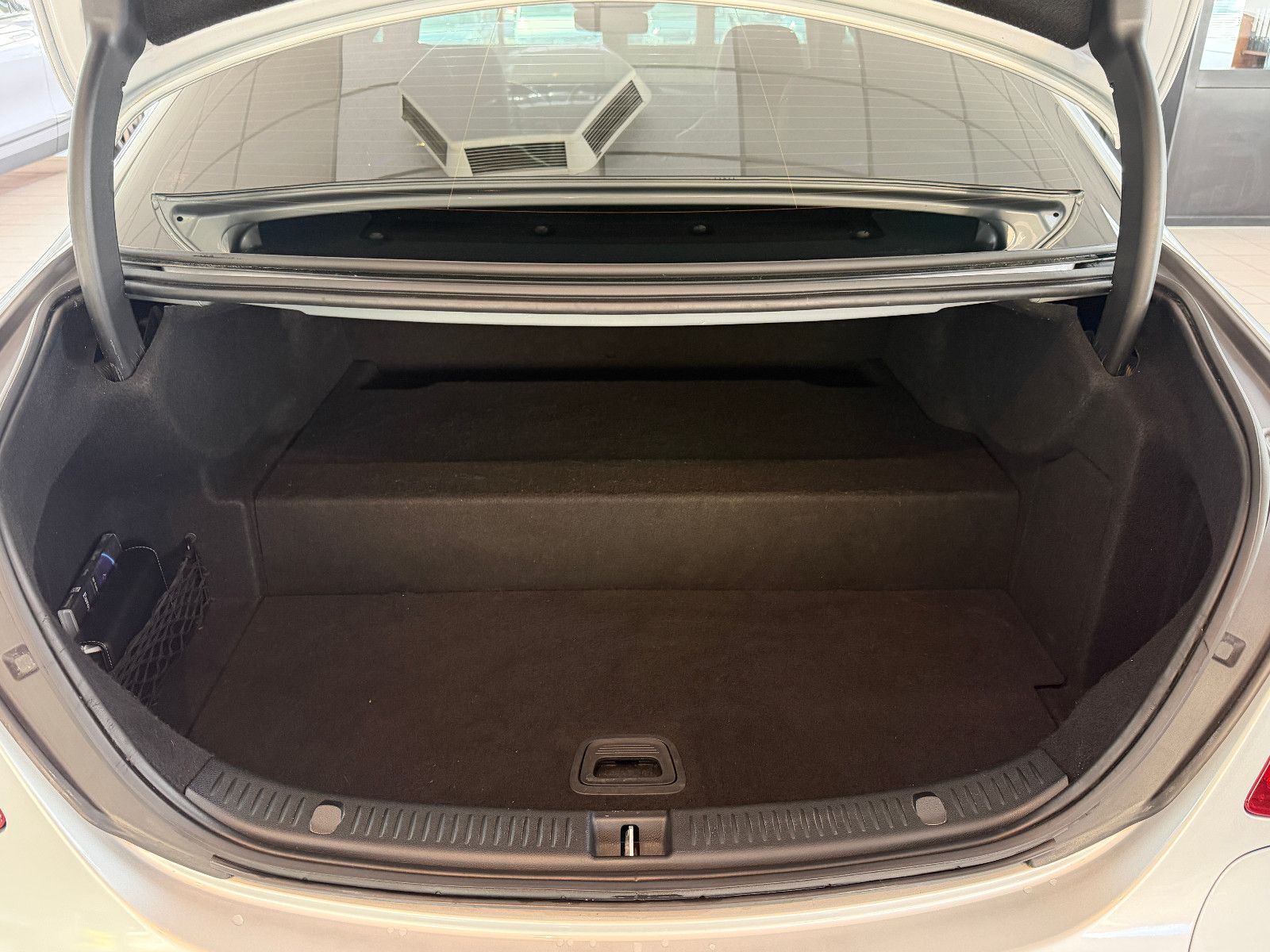 Fahrzeugabbildung Mercedes-Benz E 300 de/AMG/HEAD-UP/VIRTUAL/AMBIENTE/BURMESTER/