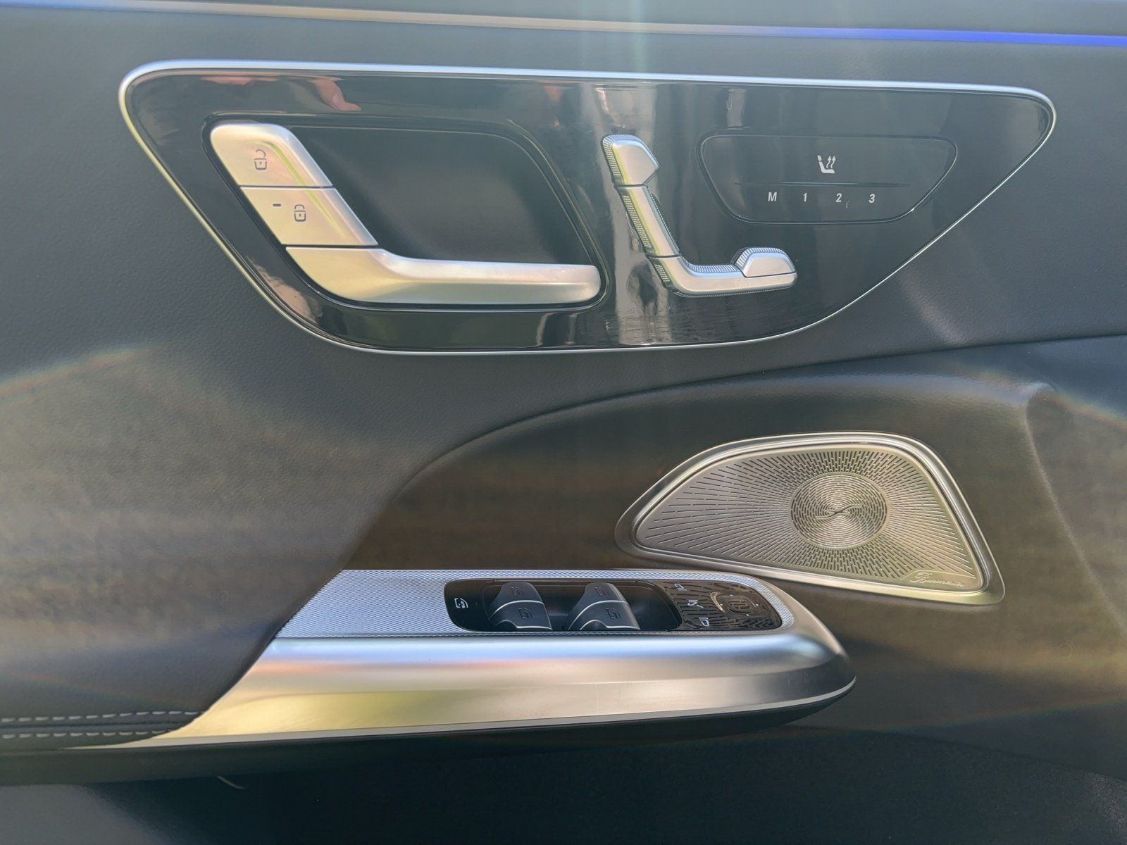 Fahrzeugabbildung Mercedes-Benz E300de T AMG Prem+ DISTRO Superscrn AIRMATIC AHK