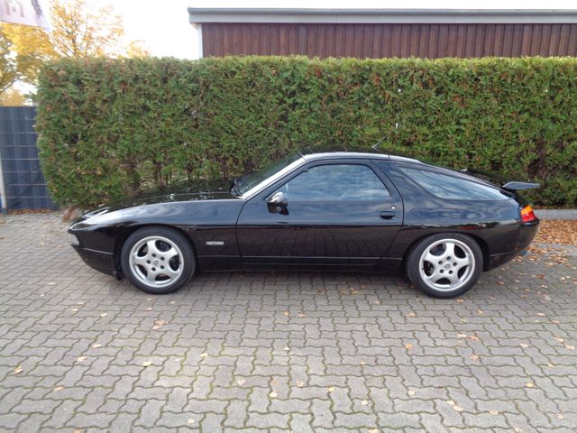 Porsche 928 GTS Auto