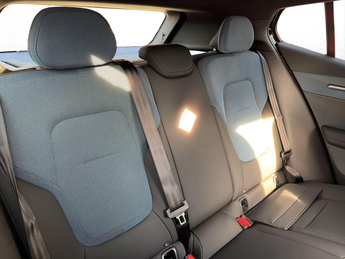 Volvo EX30 - Bild 19