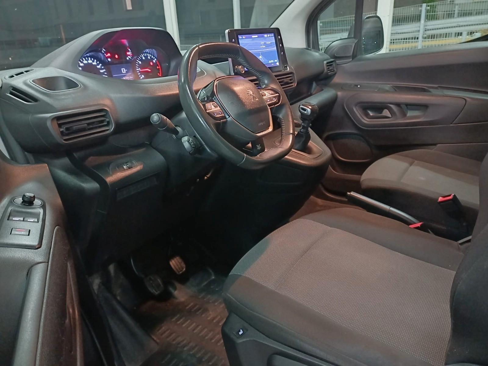 Peugeot Partner Premium L1 Klima*Navi*PDC*Tempomat*SHZ*