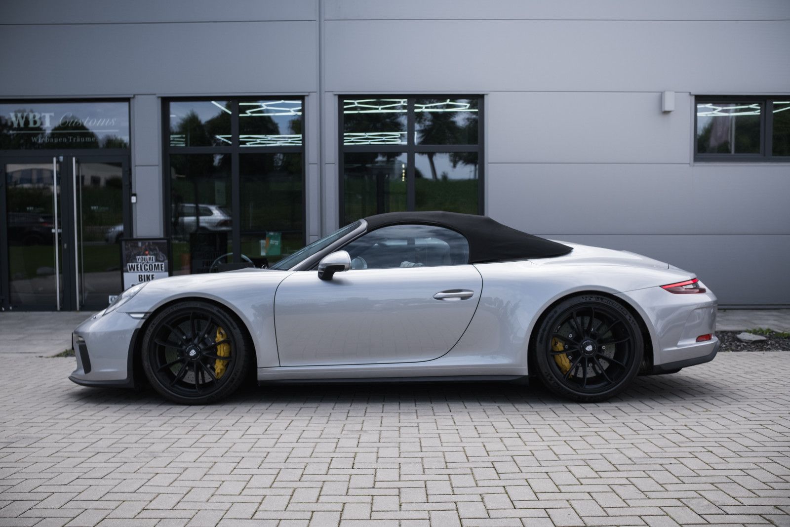 Fahrzeugabbildung Porsche 991/911 Speedster-90Ltr.-Lift-Approved-56 KM!!!