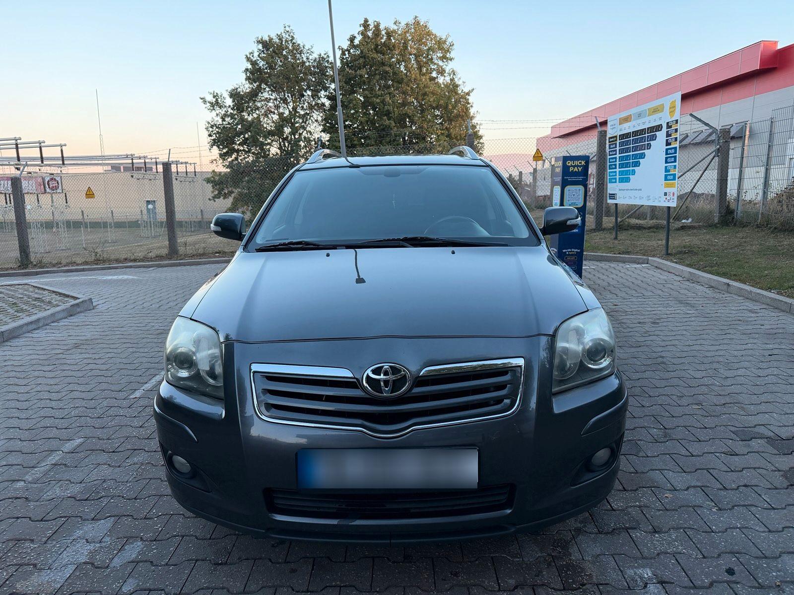 Toyota Avensis 2006 — engine