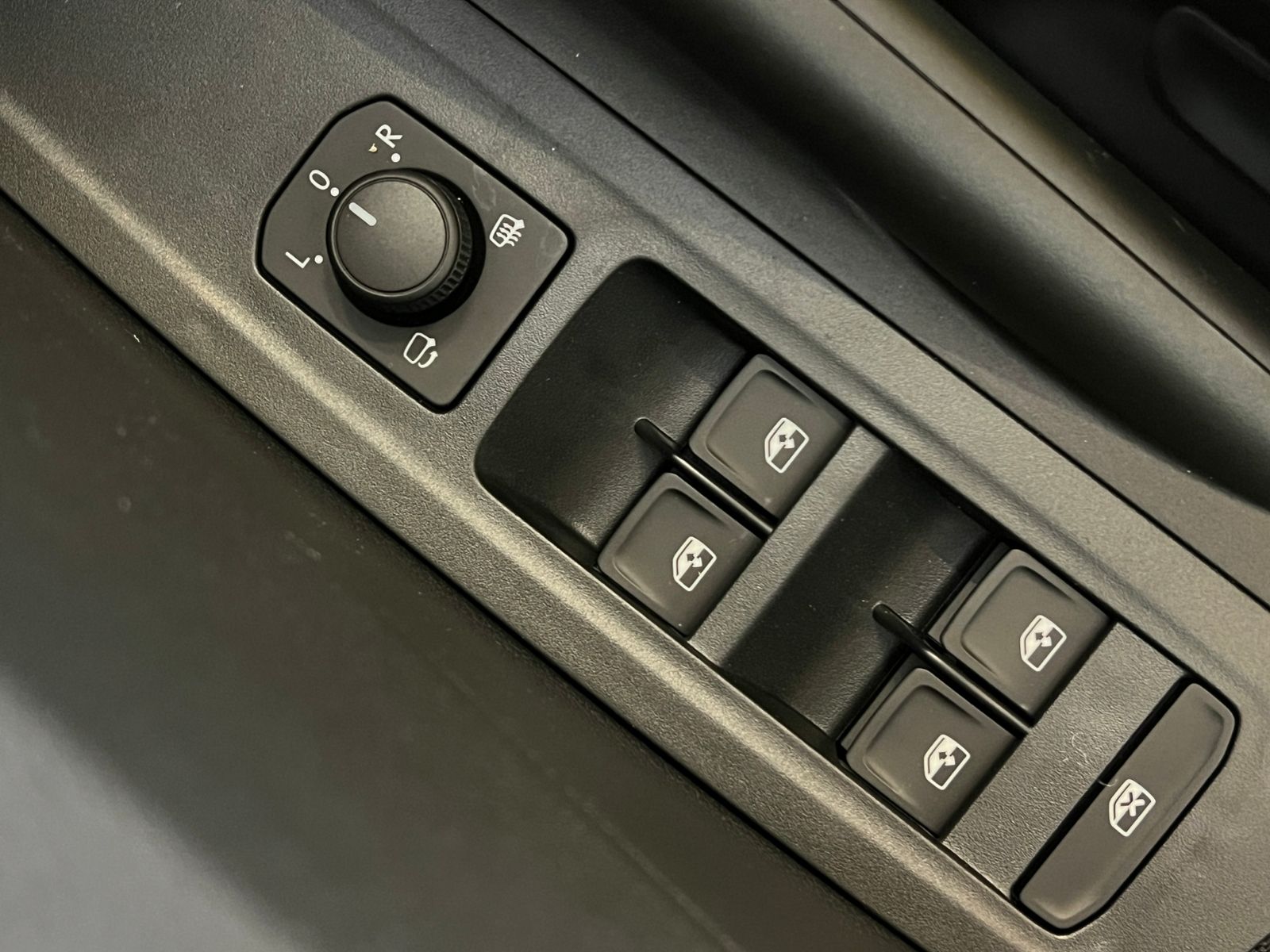 Fahrzeugabbildung SKODA Fabia Tour 1.0 TSI *Winter-Paket,KESSY,Einparkhi