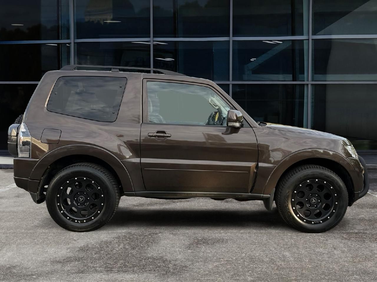 Fahrzeugabbildung Mitsubishi Pajero 3.2 DI-D Final Edition