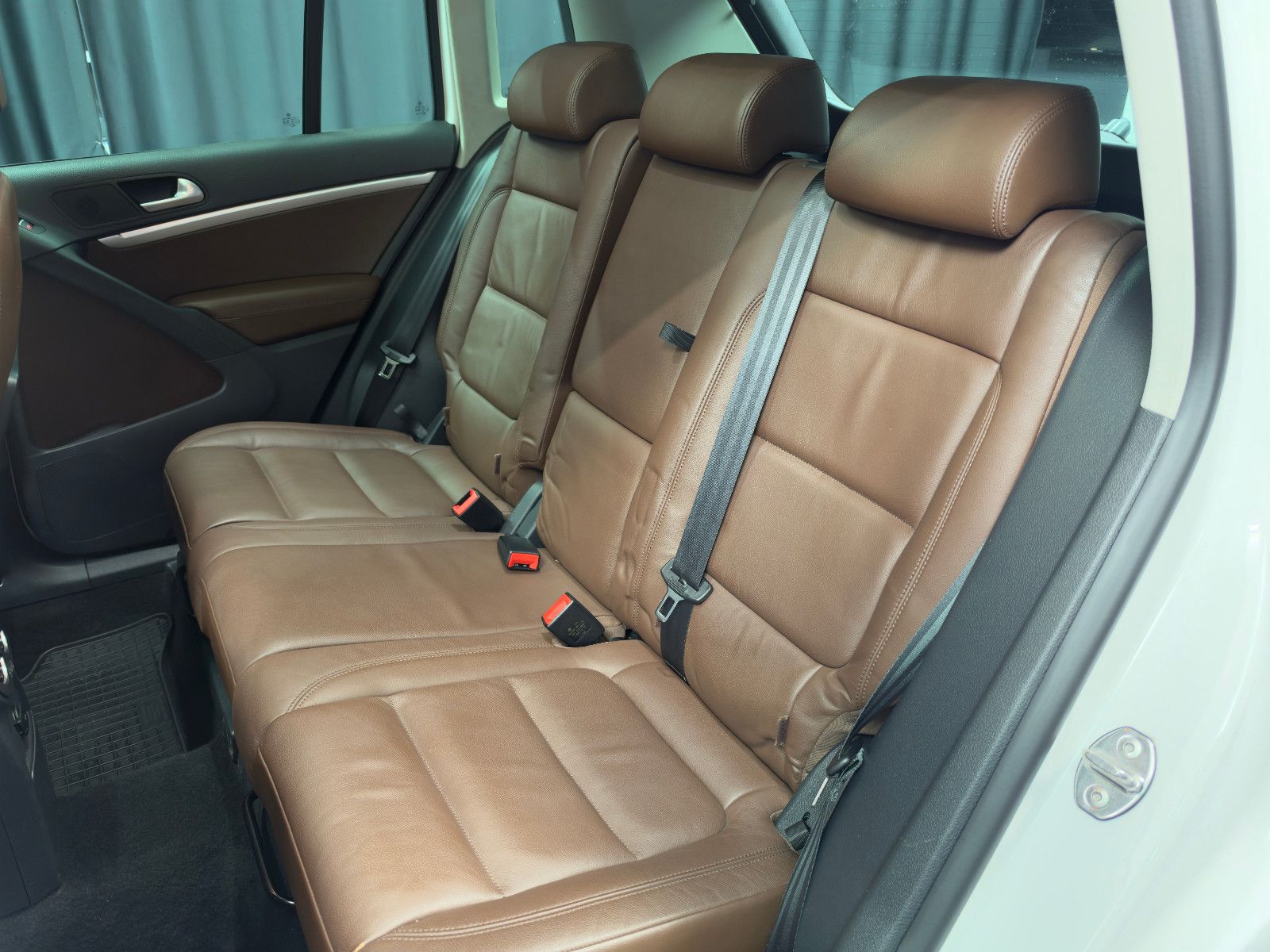Fahrzeugabbildung Volkswagen Tiguan 2.0 TSI 4MOTION Track&Style |PANO|LEDER