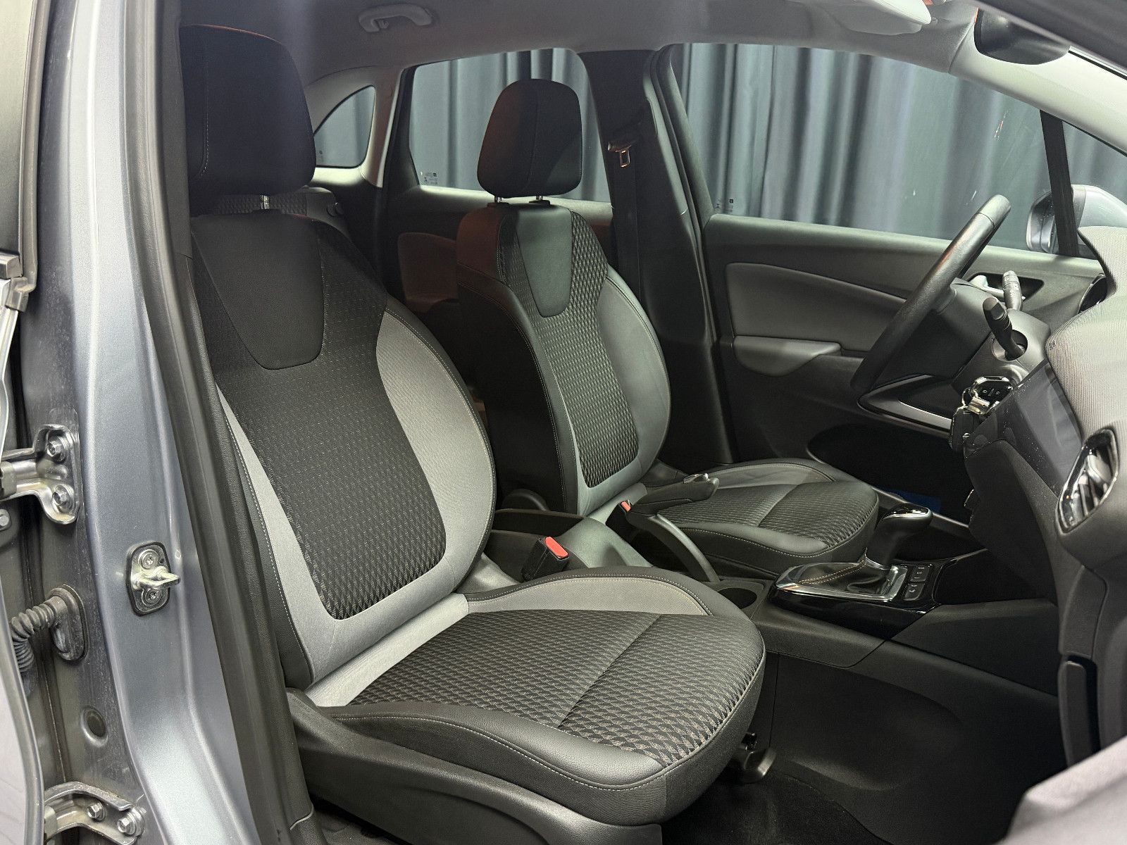 Fahrzeugabbildung Opel Crossland (X)1.2 DI Turbo Innovation|AUTOMATIK