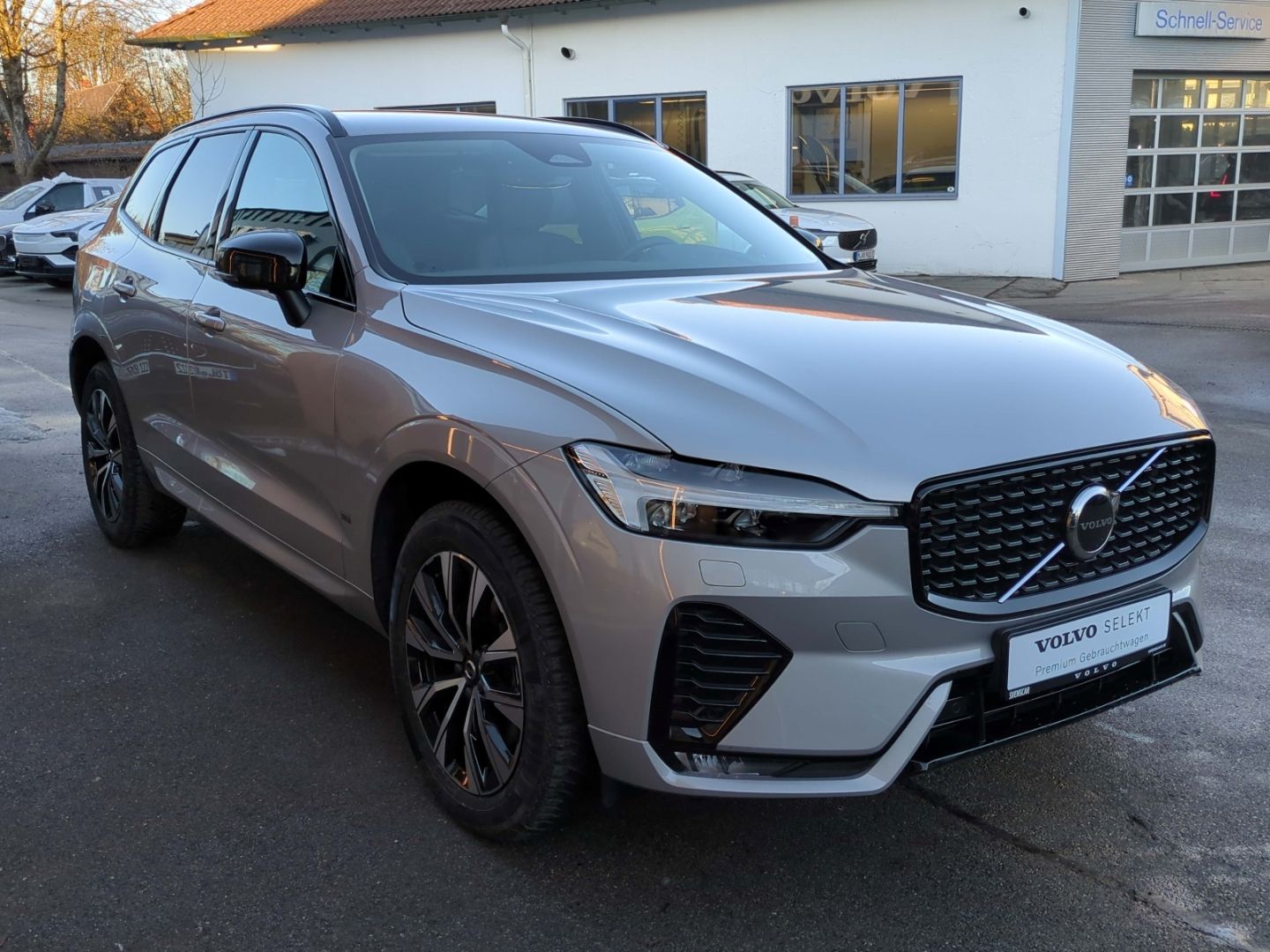 Volvo XC60 B4 AWD Plus Dark Leder Navi HarmanKardon Me foto 3