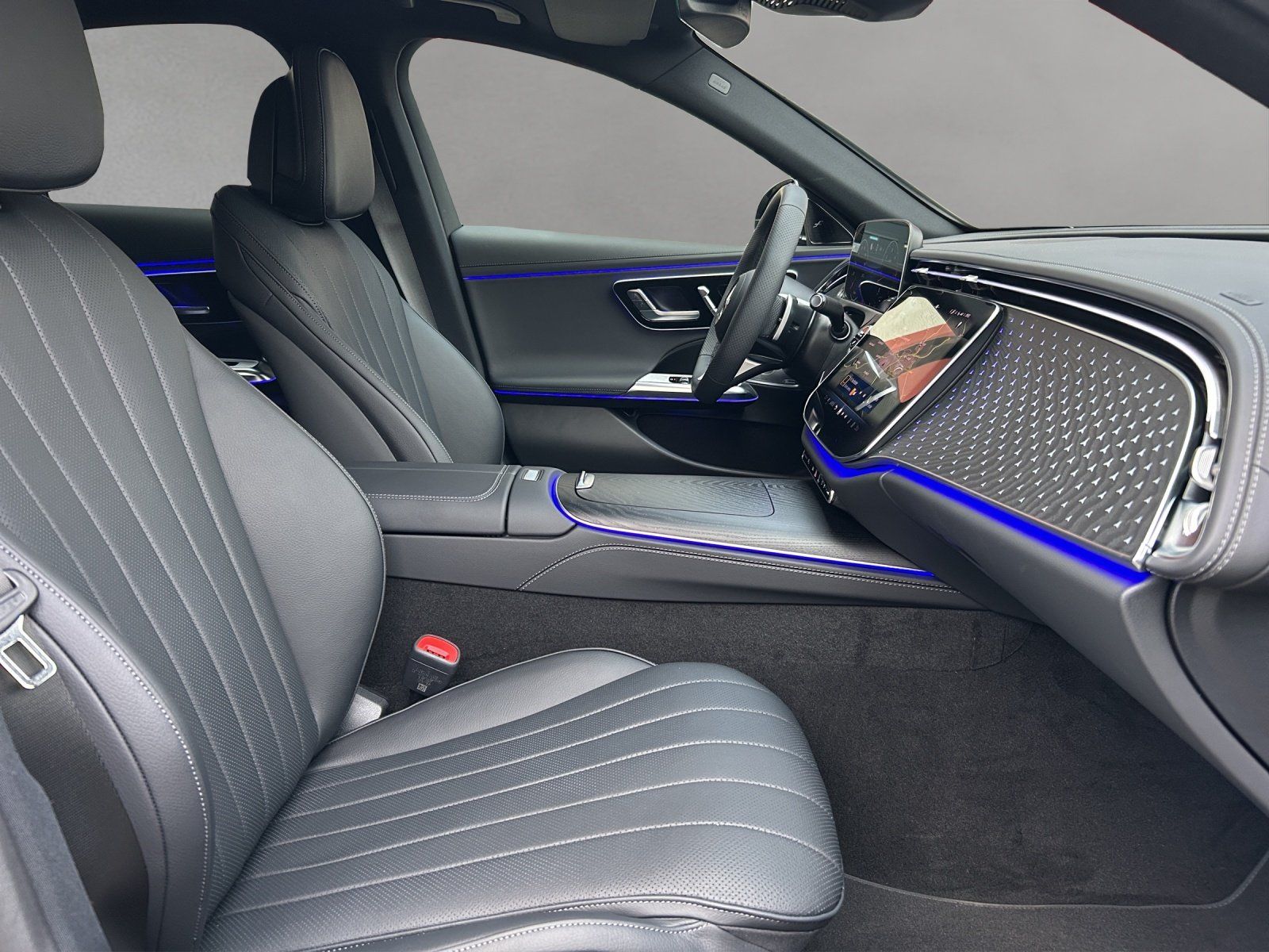 Fahrzeugabbildung Mercedes-Benz d Lim. AMG Sitzklima DISTRO 360° PANO KEYL LHZ