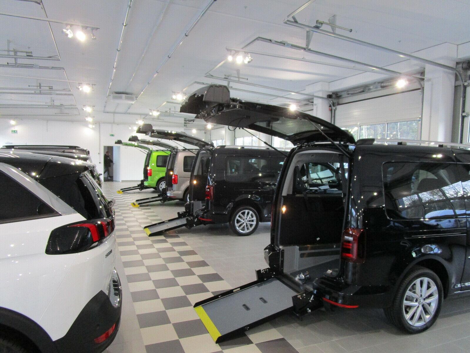 showroom-image-top