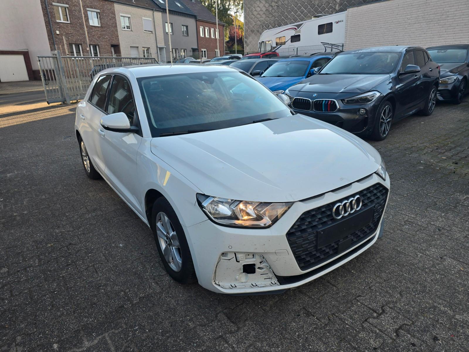 Audi A1 Sportback 25 TFSI basis Navi PDC