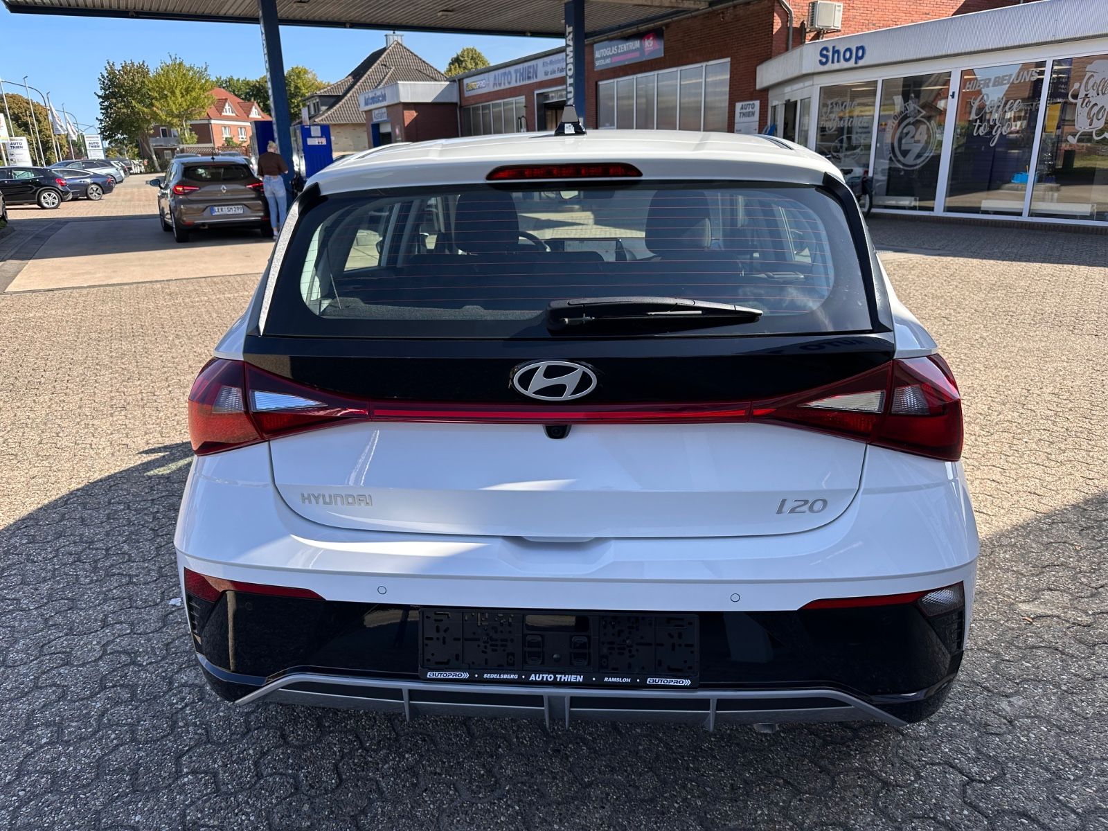 Fahrzeugabbildung Hyundai i20 1.0 T-GDI DCT Comfort APP/Navi/PDC/RFK/SHZG