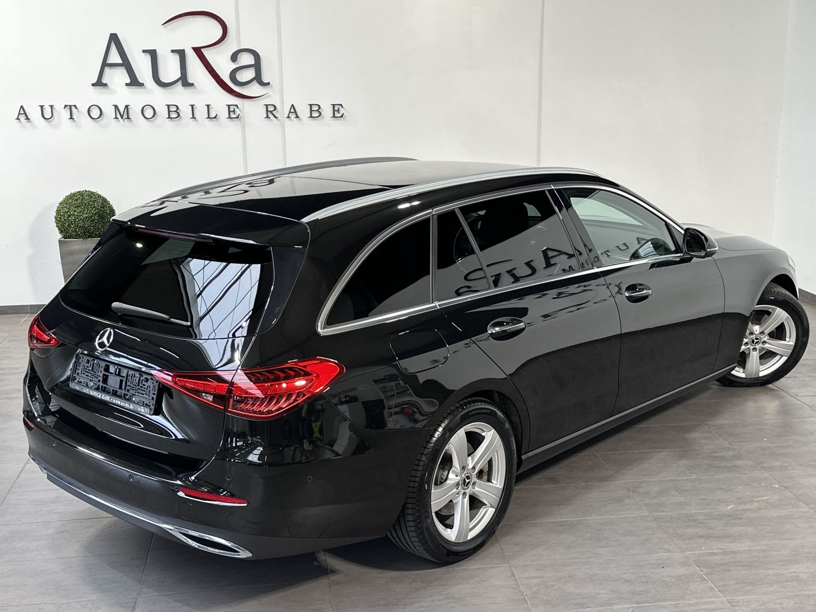 Fahrzeugabbildung Mercedes-Benz C 220d T Avantgarde NAV+LED+AHK+KAM+VCOCKPIT+1HD