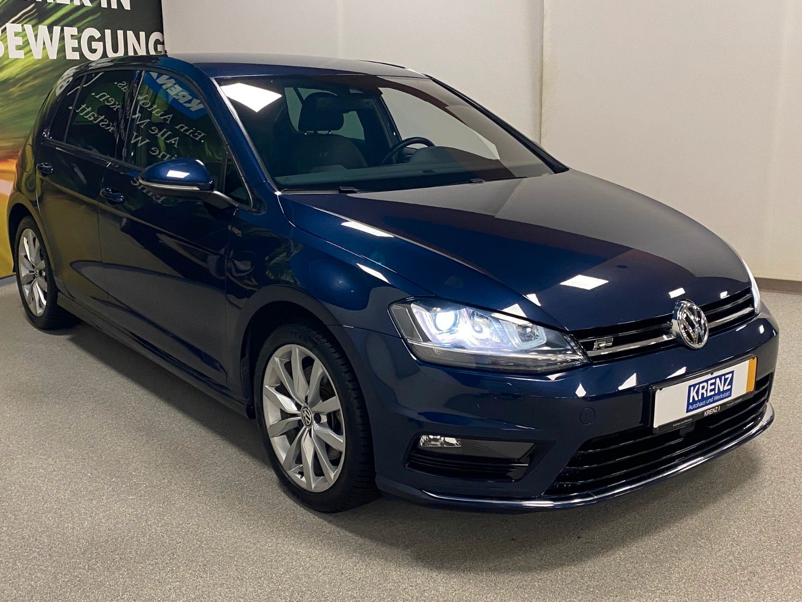 Fahrzeugabbildung Volkswagen Golf 1.4 TSI ACT BMT Highline R-LINE+STANDHEIZUN