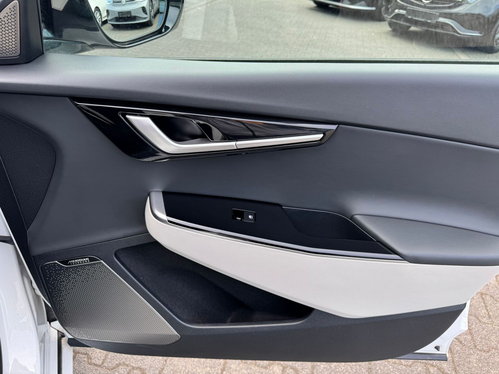 Fahrzeugabbildung Kia EV6 GT-Line 4WD PANO+NAVI+LED+SHZ+HEAD+ACC+360°+