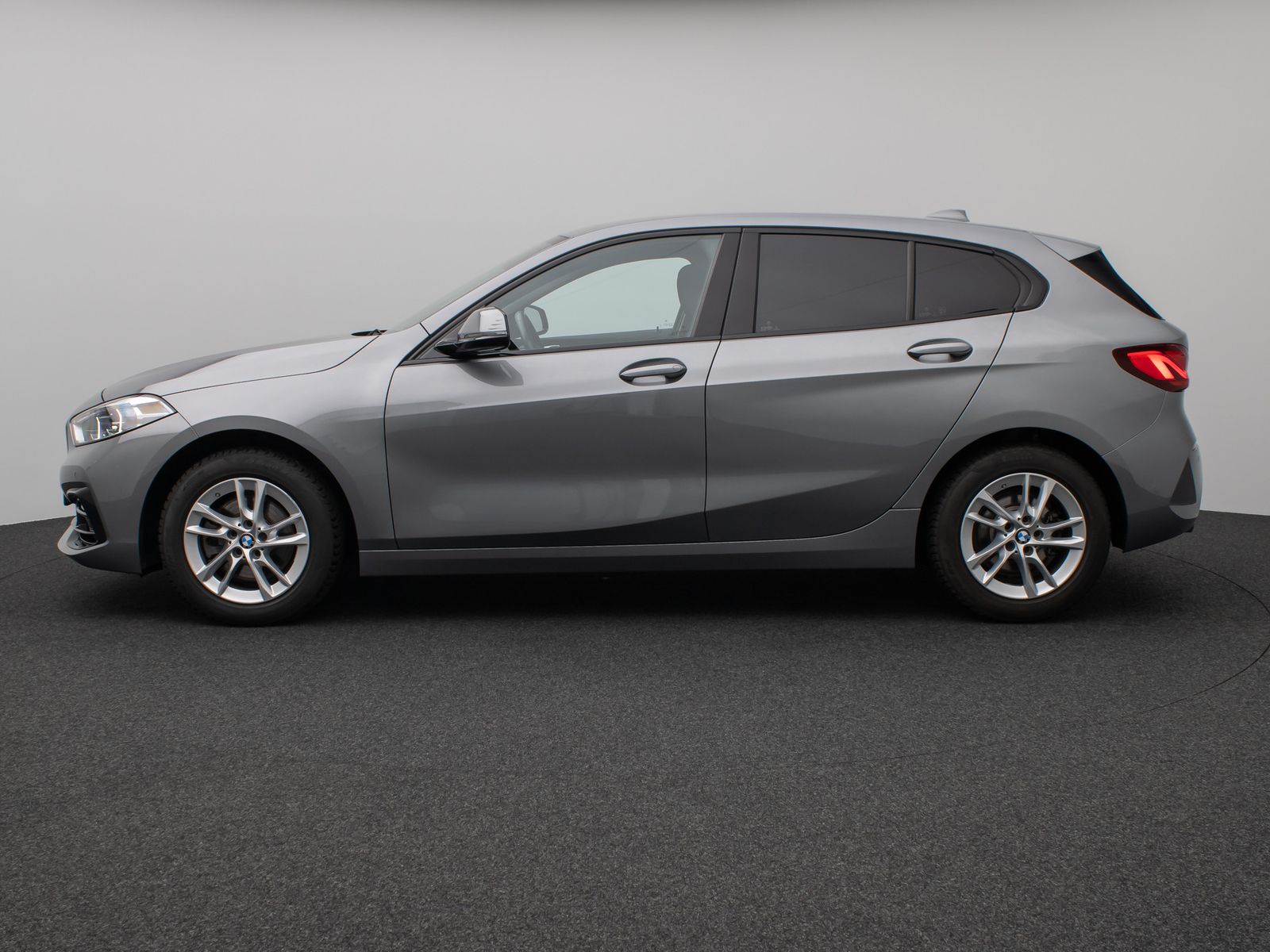 Fahrzeugabbildung BMW 118i Sport Line DAB HiFi Lenkrhz Fernlichtassist