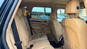 Porsche Cayenne - 12