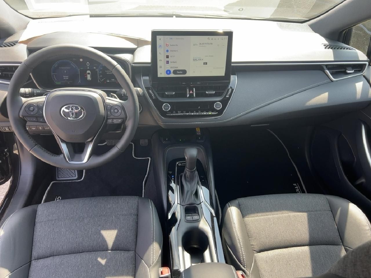 Fahrzeugabbildung Toyota Corolla TS Hyb. Teamplayer + Technik Paket TS