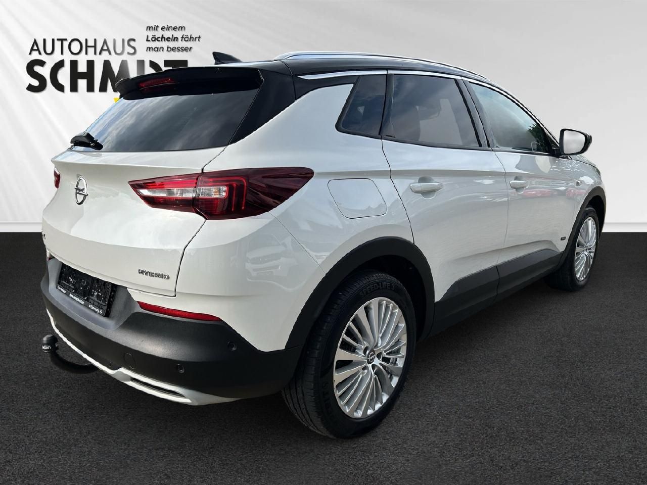 Fahrzeugabbildung Opel Grandland Business Innovation Plug-in-Hybrid