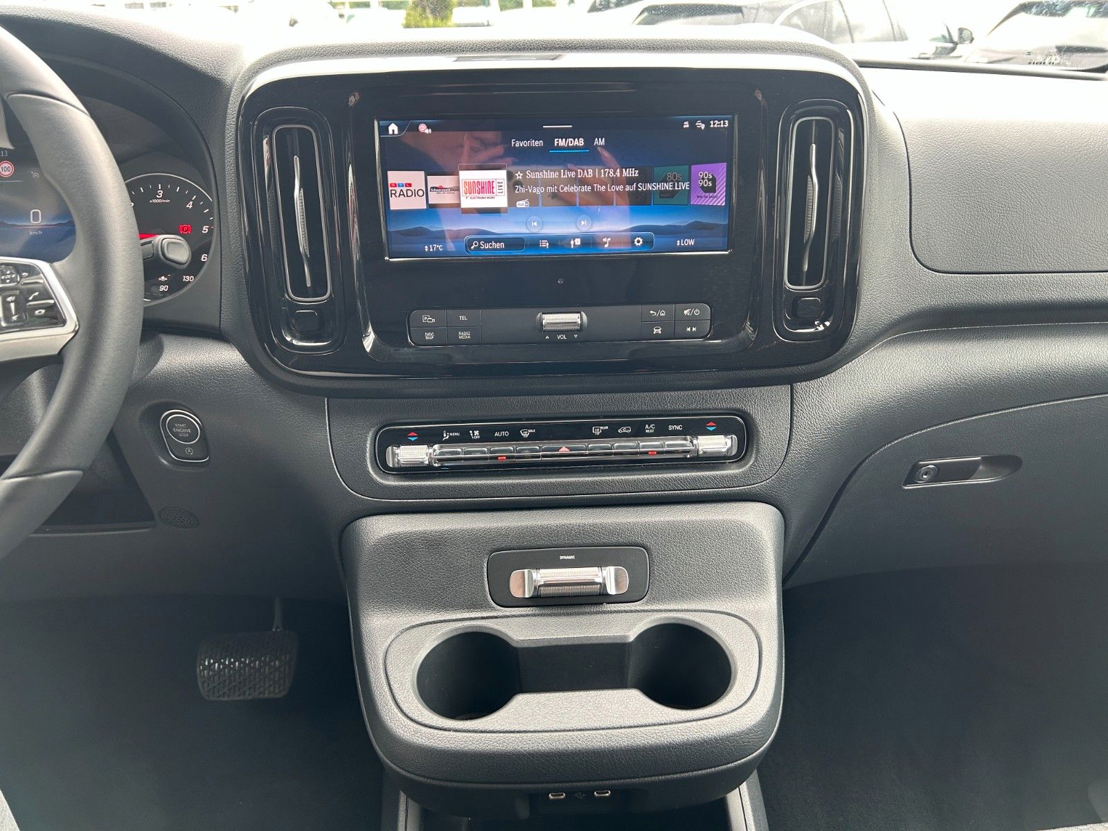 Fahrzeugabbildung Mercedes-Benz Vito 116 CDI Tourer Select 9G AHK2,5to LED