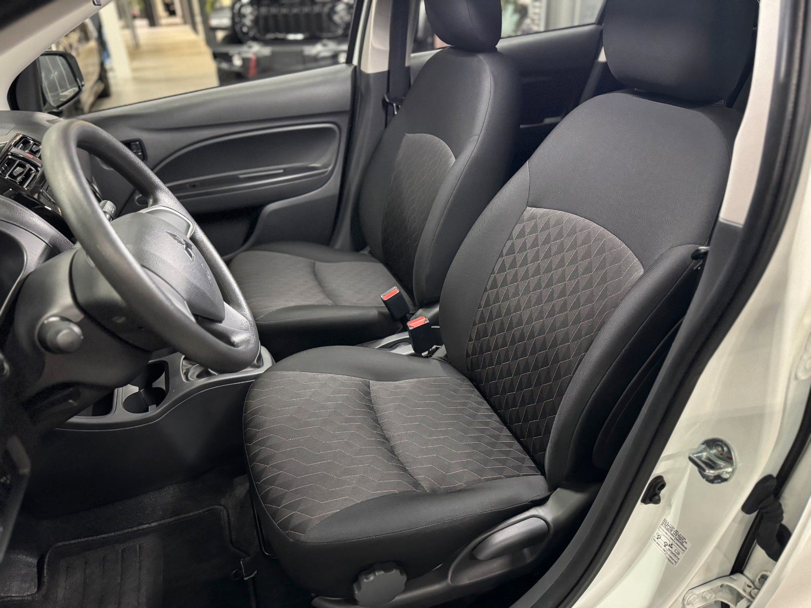 Fahrzeugabbildung Mitsubishi Space Star 1,2 Select Klima DAB+