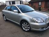 Toyota Avensis Executive 2,0-l-D-4D Executive - Toyota Avensis aus 2005 mit Diesel-Antrieb