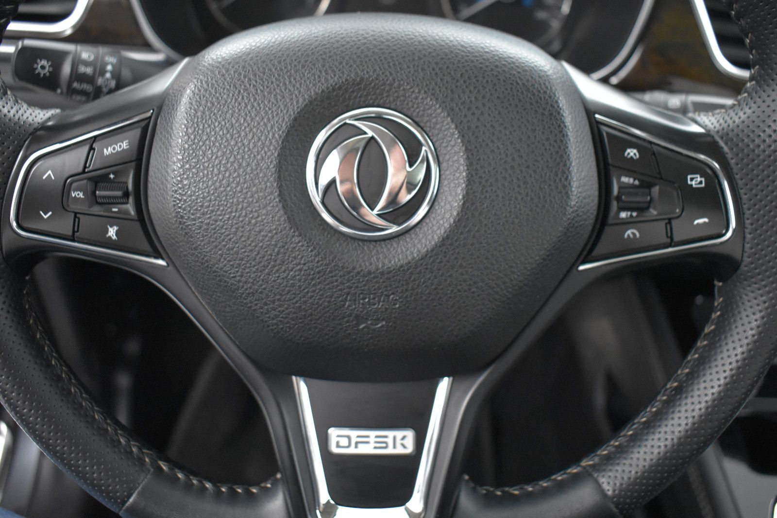 DFSK Fengon 580 1.5T CVT >7SI+PANO+360+NAVI+LEDER+LED - Image 18