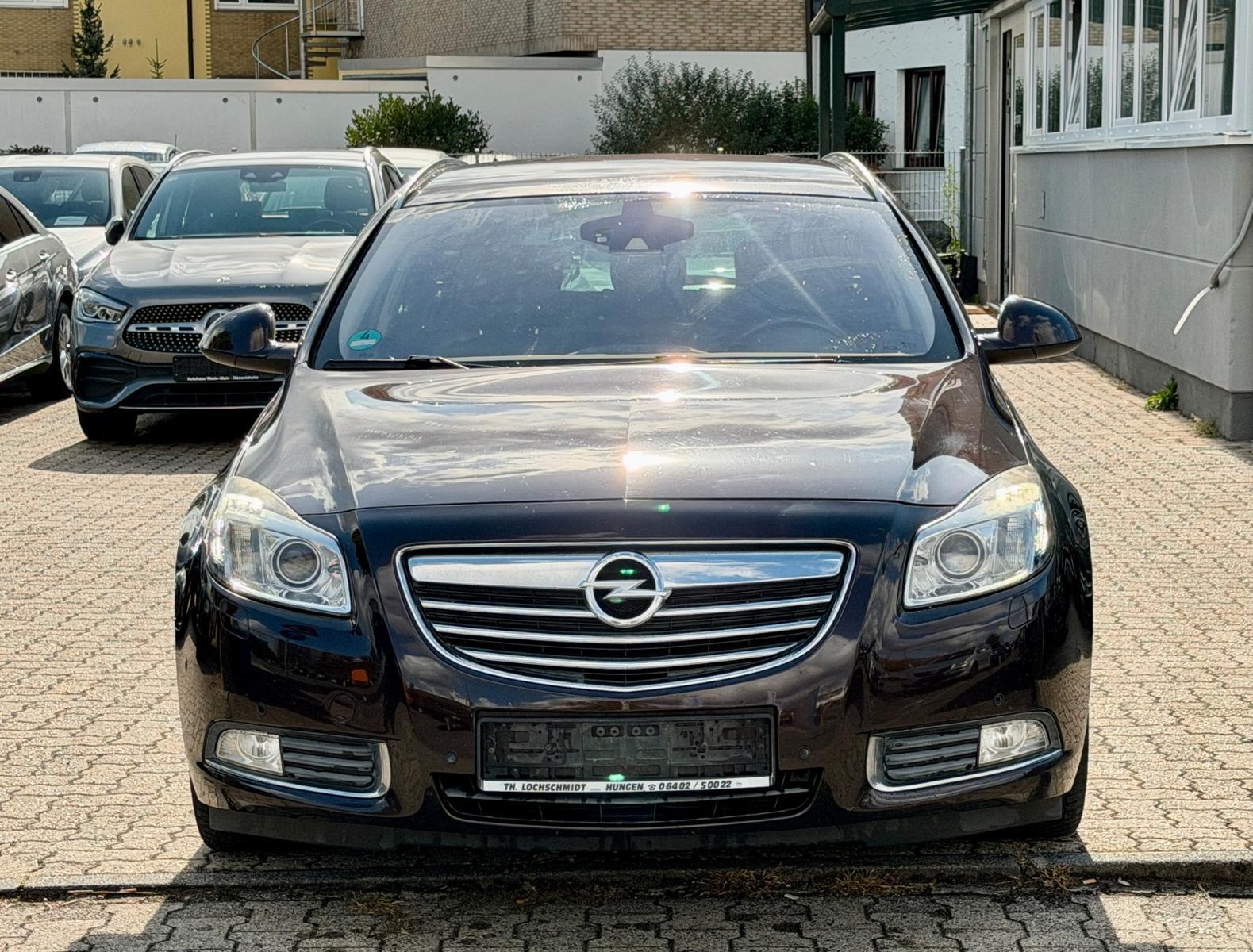 Opel Insignia 2011 — rear view