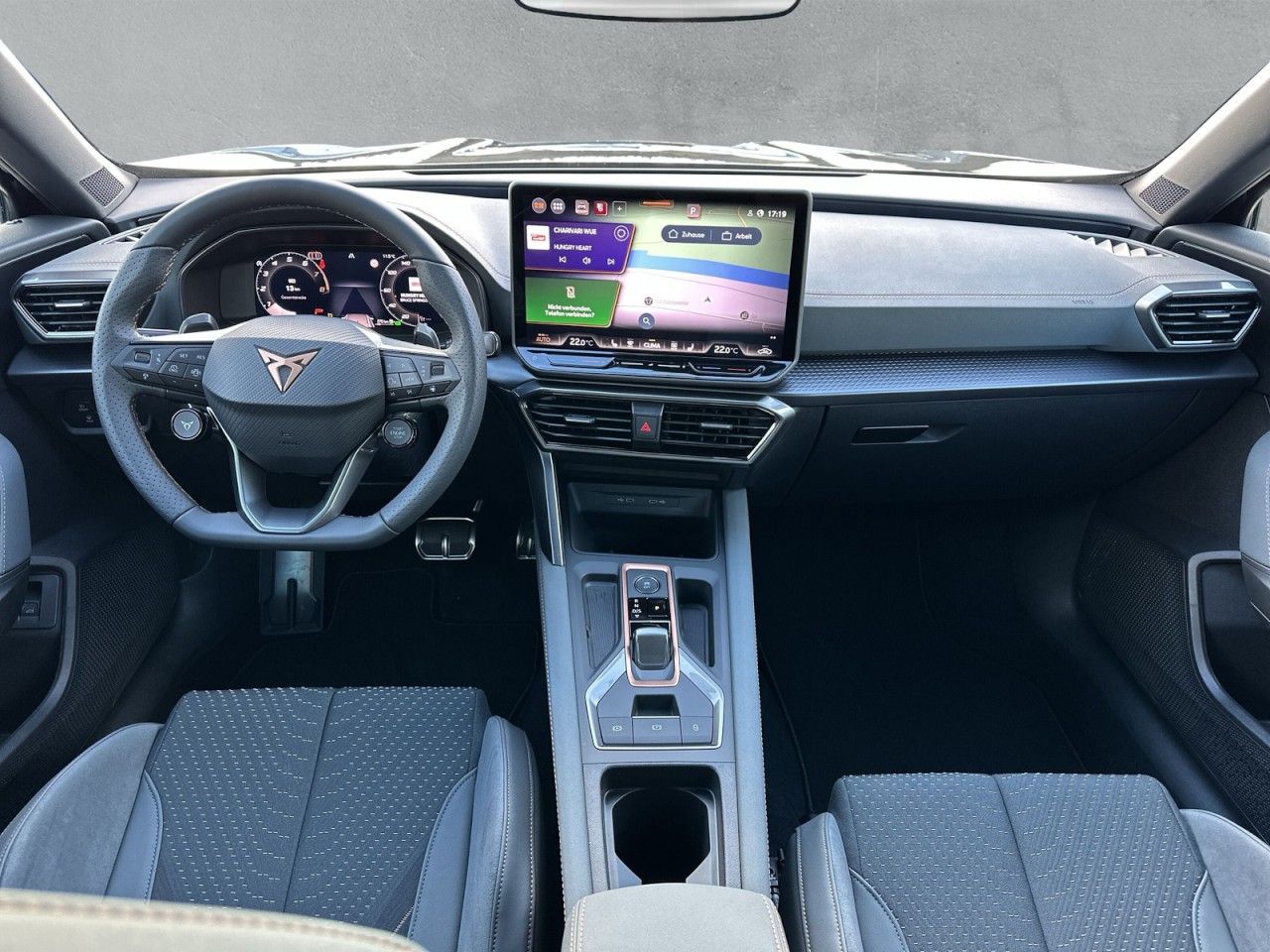 Fahrzeugabbildung CUPRA Formentor 2.5 TSI 287 kW 4Drive VZ5 - mit KI generiert/bearbeitet