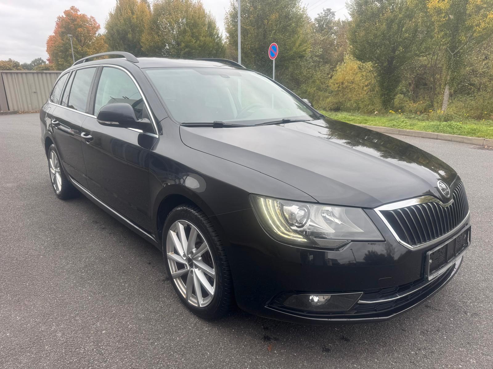 Skoda Superb 2014 — салон