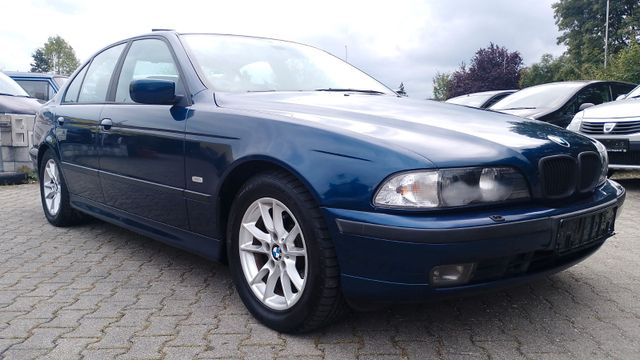 BMW 528i.Schalter Leder Xenon SSD AHK TÜV Neu Top