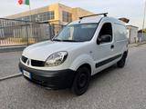 Renault Kangoo con GANCIO TRAINO - Renault Kangoo aus 2008 mit Diesel-Antrieb
