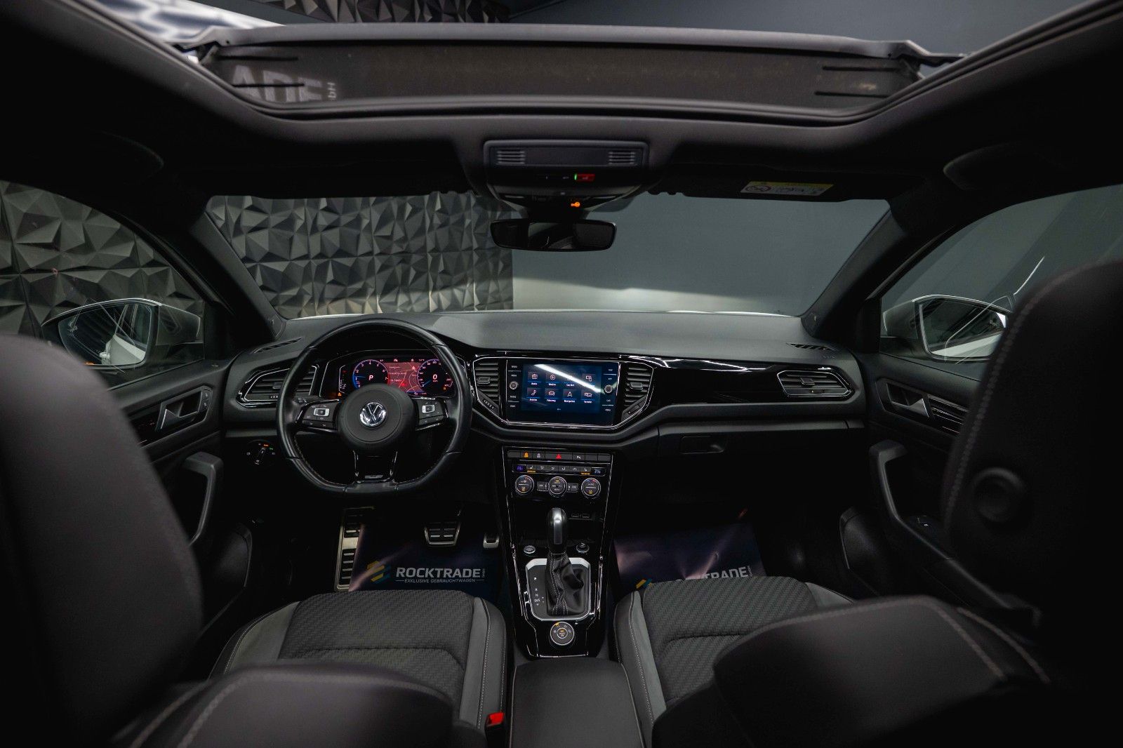 Fahrzeugabbildung Volkswagen T-Roc R 4Motion Performance *ACC*DCC*Pano*LED*