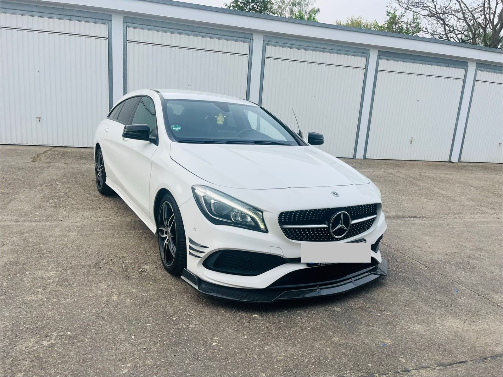 MERCEDES-BENZ Mercedes-Benz CLA 200  AMG