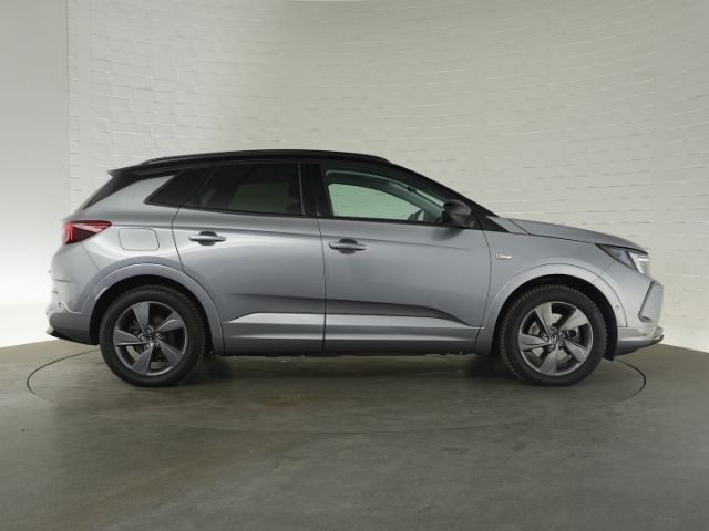 Grandland GSe PHEV 4X4 AT+ANHÄNGERKUPPLUNG+NAVI+