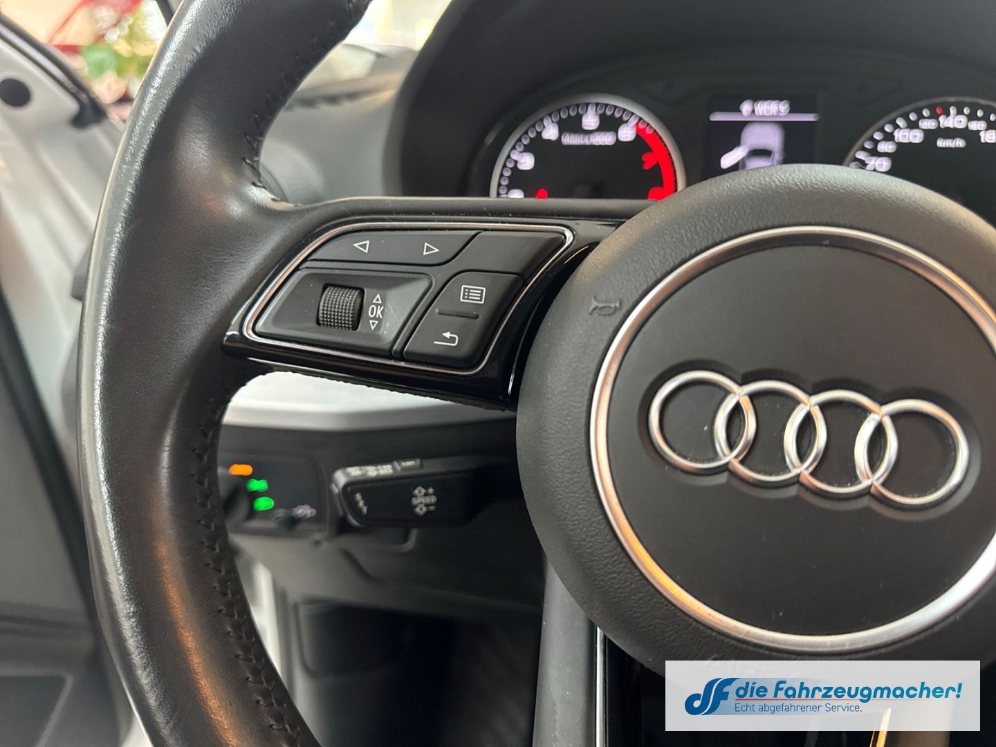 Fahrzeugabbildung Audi Q2 sport Sportpaket Navi Digitales Cockpit LED A