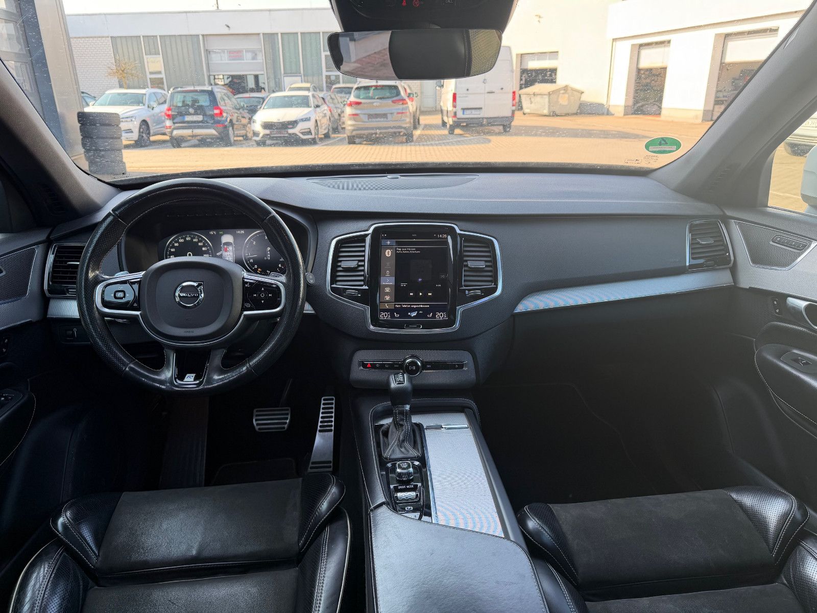Fahrzeugabbildung Volvo XC90 D5 R Design AWD*LUFT*PANO*STHZ*7Si*MIETKAUF