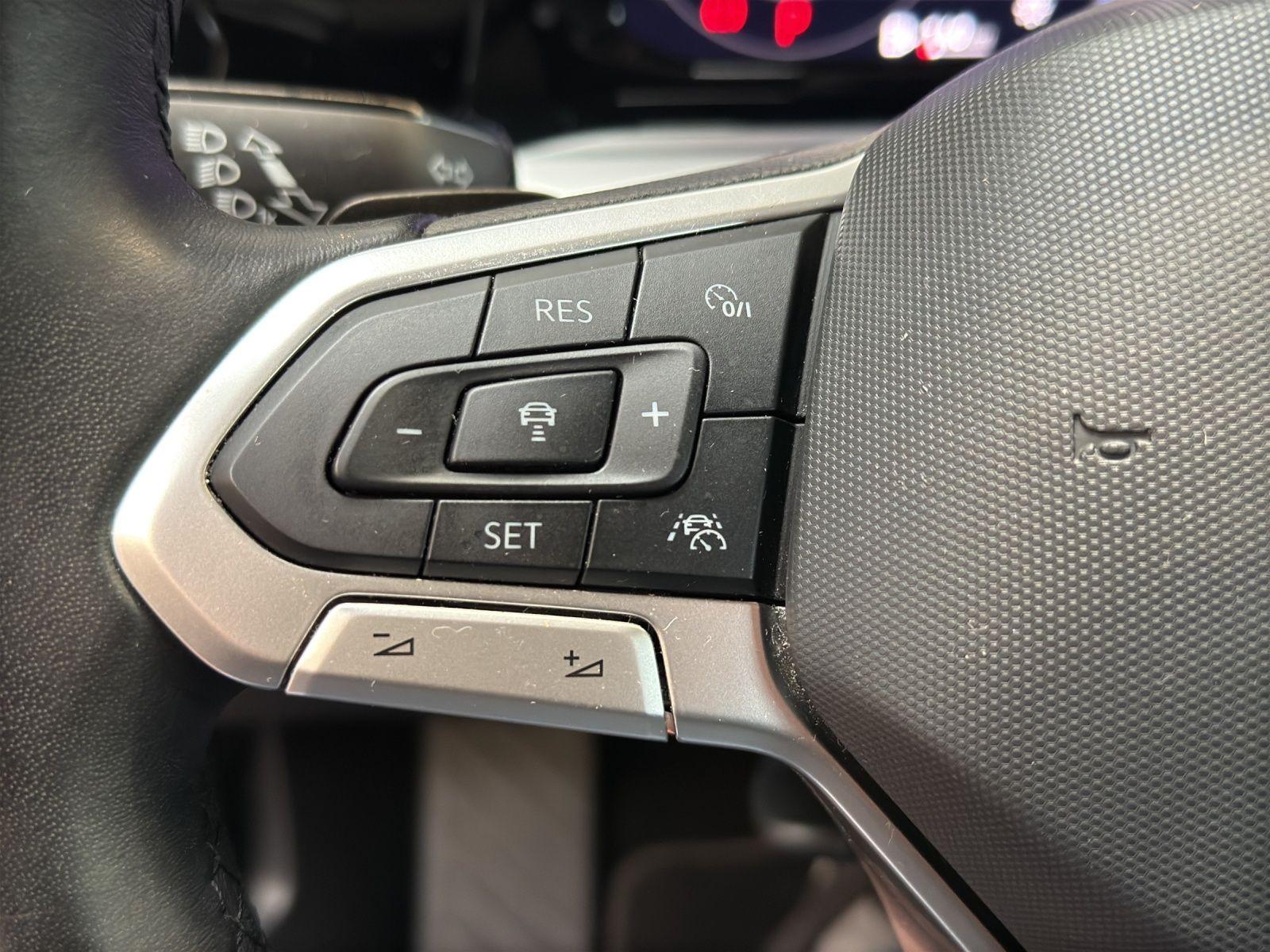 Volkswagen Golf VIII 1.0 eTSI DSG Life NAVI+LED+ACC+SITZHZG, миниатюра 18
