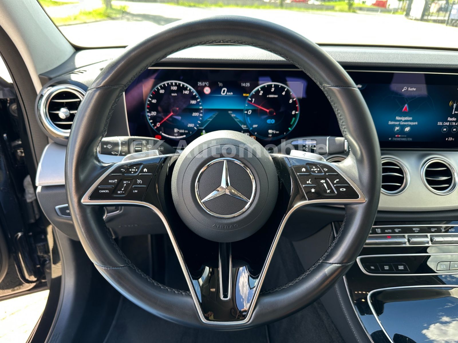 Fahrzeugabbildung Mercedes-Benz E 300de T-Modell Avantgarde/Widescreen/LED/AHK